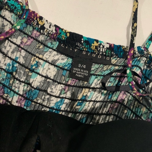 Juniors/Women’s Dress - Picture 3 of 4